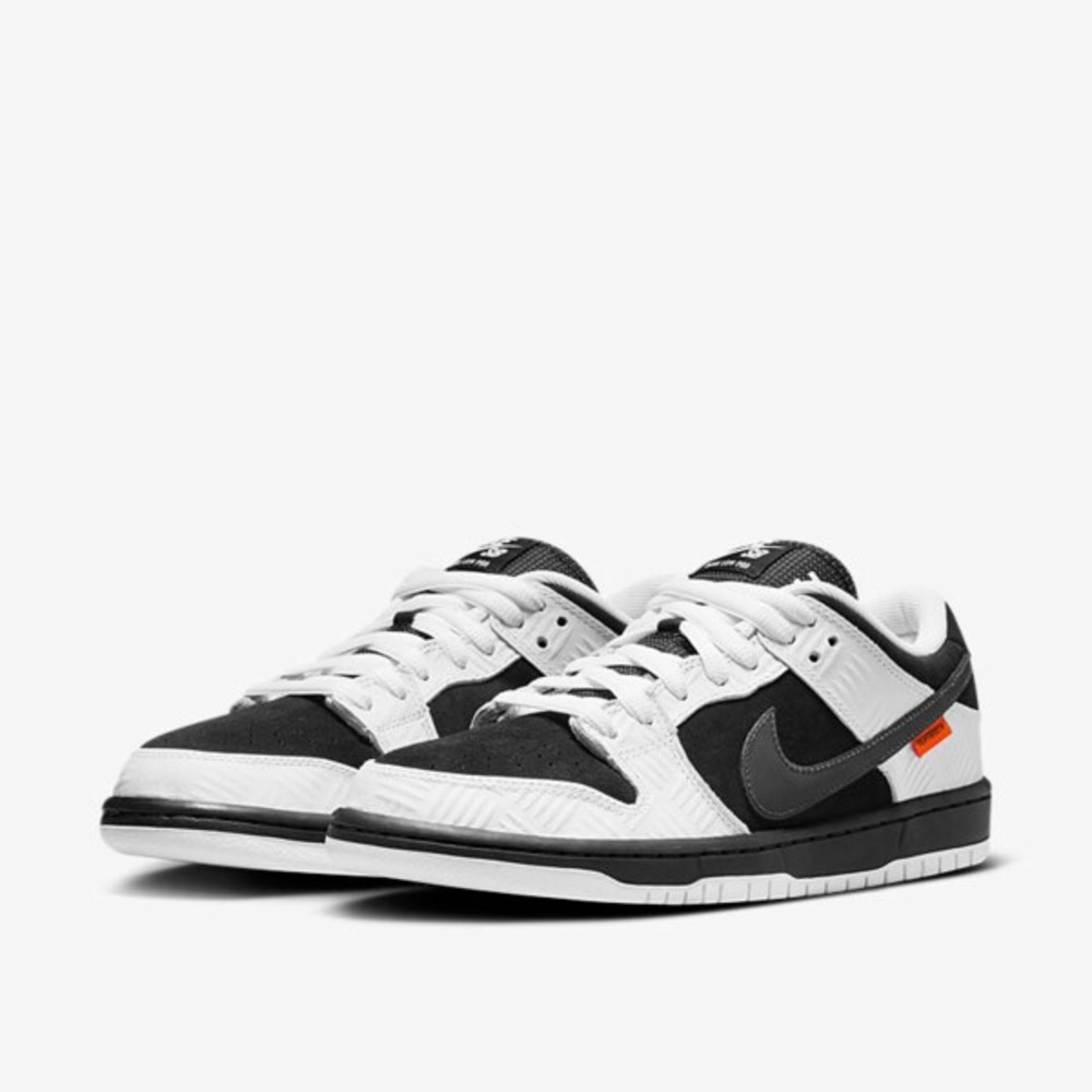 Nike SB Dunk Low TIGHTBOOTH RARE